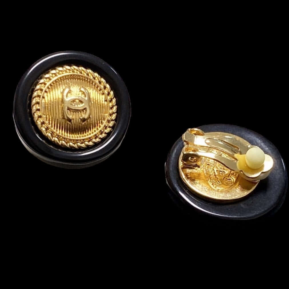 Chanel Rare Gold CC Round acrylic clip on earrings Pre-Owned - My Mama Found What  