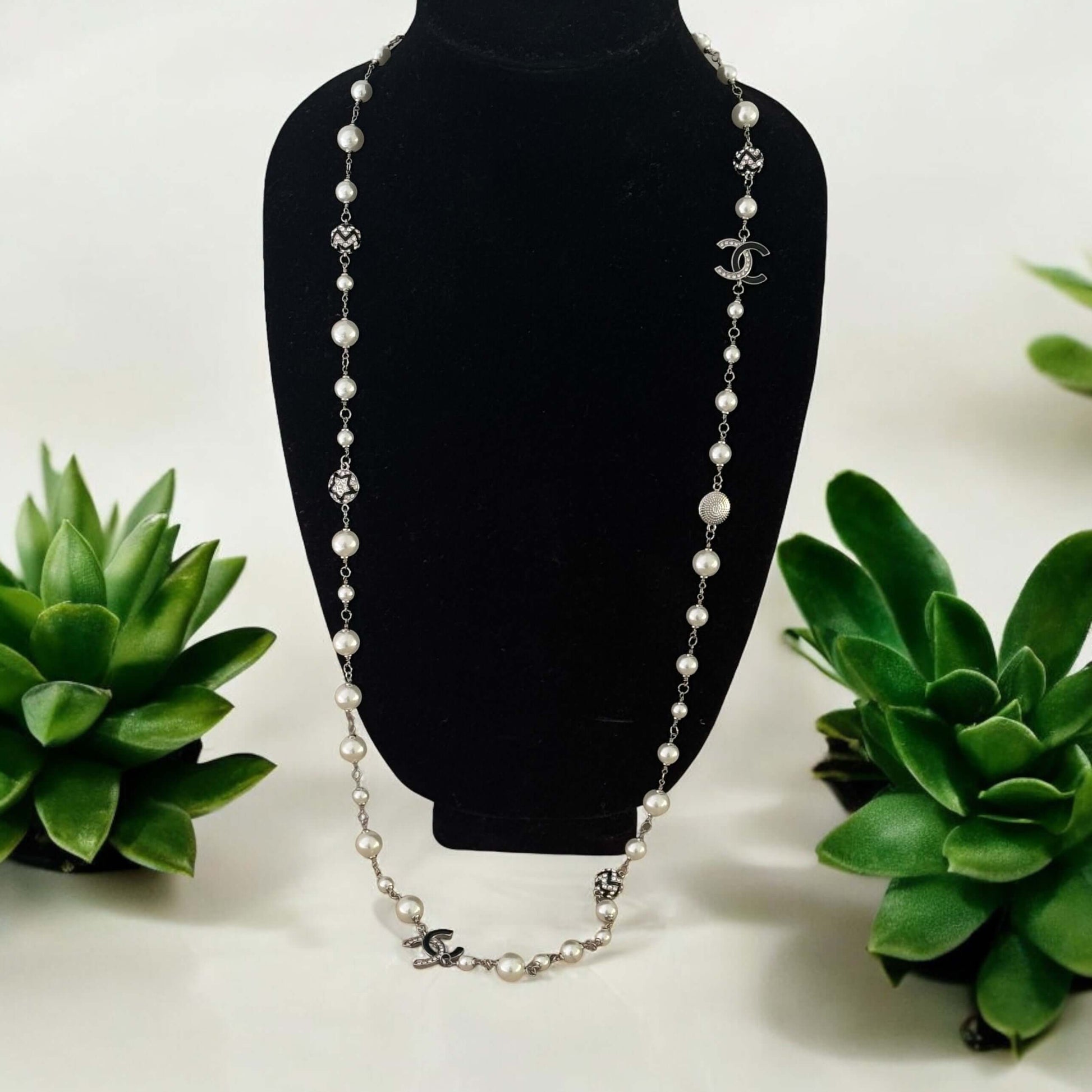 Chanel Silver Black Pearls Chain Link Sweater Necklace - My Mama Found What  