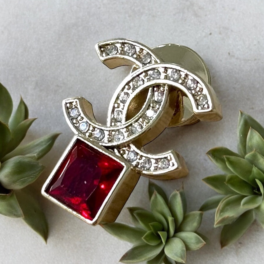 Chanel Strass Lighter Gold Set of 3 Crystal Encrusted Double C Cut Out Brooch PinsEmbrace daring style with this set of 3 Chanel brooch pins. Each one is uniquely designed, with crystal encrusted C-cutouts in a striking gold tone. Add these to any outfit My Mama Found What 
