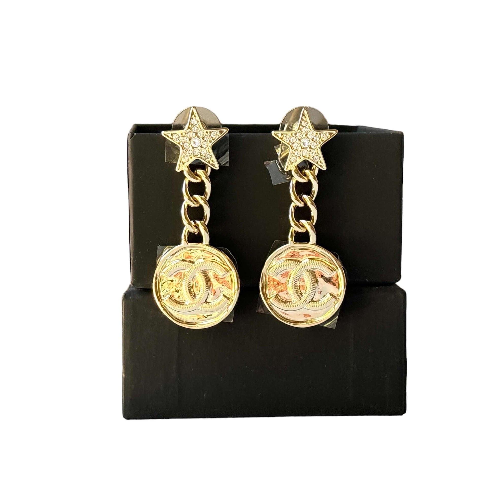 Chanel Strass Stars Dangle CC Earrings Pre-Owned - My Mama Found What  