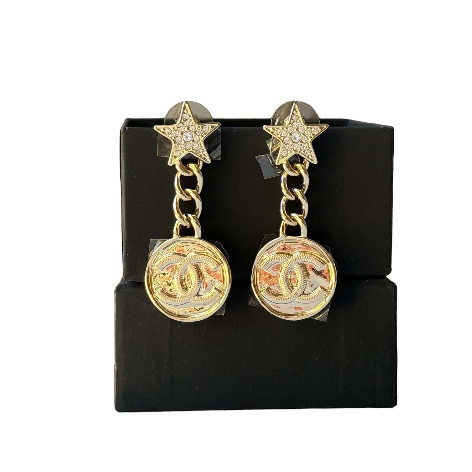 Chanel Strass Stars Dangle CC Earrings Pre-Owned - My Mama Found What  