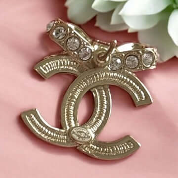 Chanel strass CC with Crystals & Bows Earrings Pre-Owned - My Mama Found What  