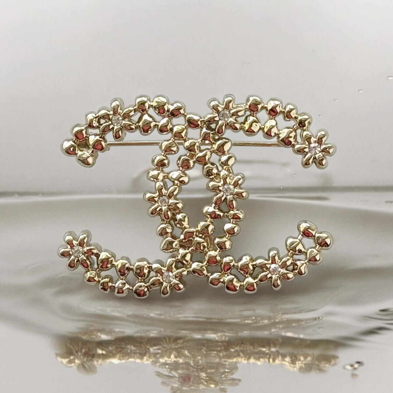 Authentic Chanel Gold CC Floral w/ mini Crystals Brooch Pin Pre-Owned