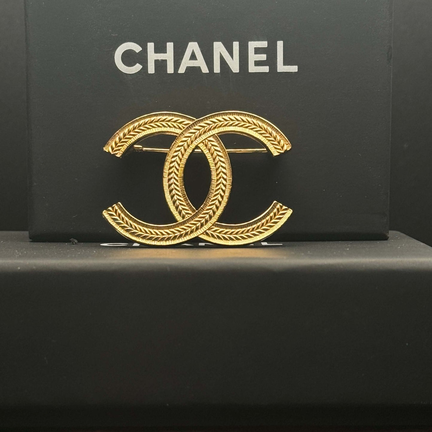 Authentic Chanel CC Textured Gold Brooch Pre-Owned