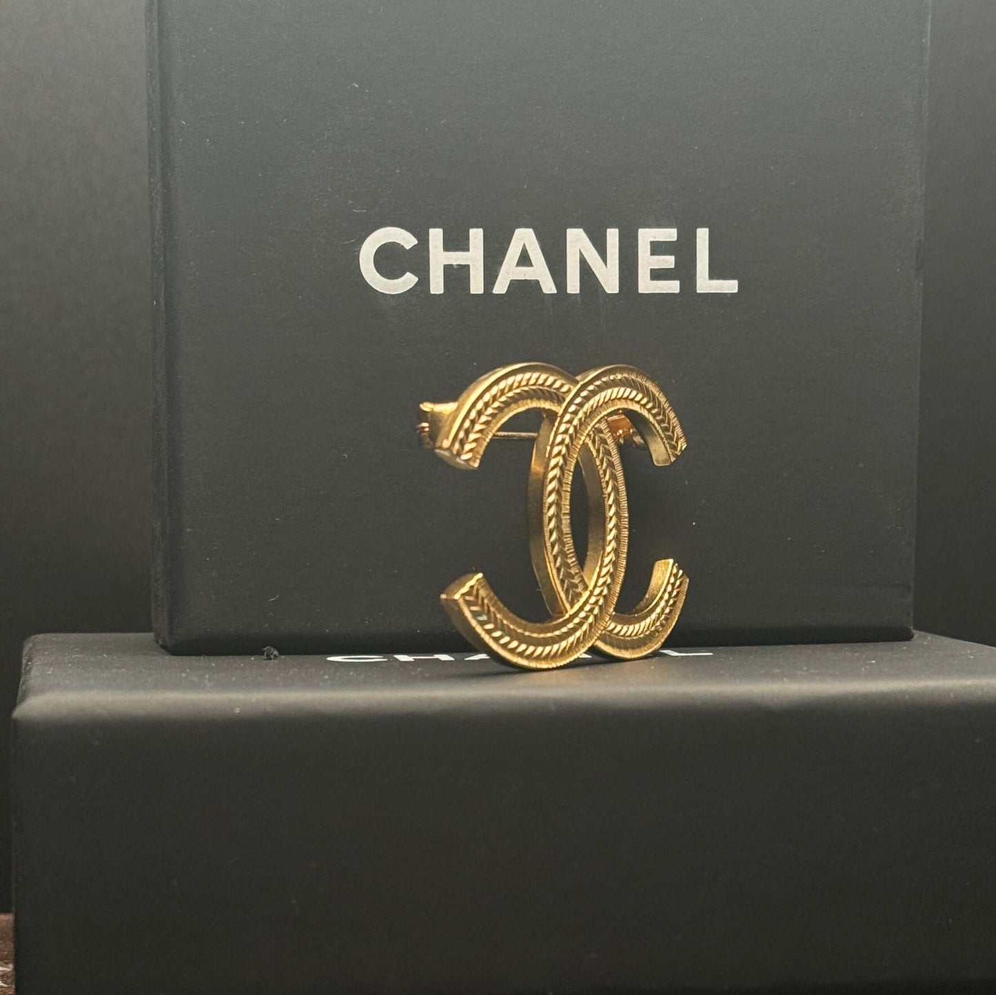 Authentic Chanel CC Textured Gold Brooch Pre-Owned