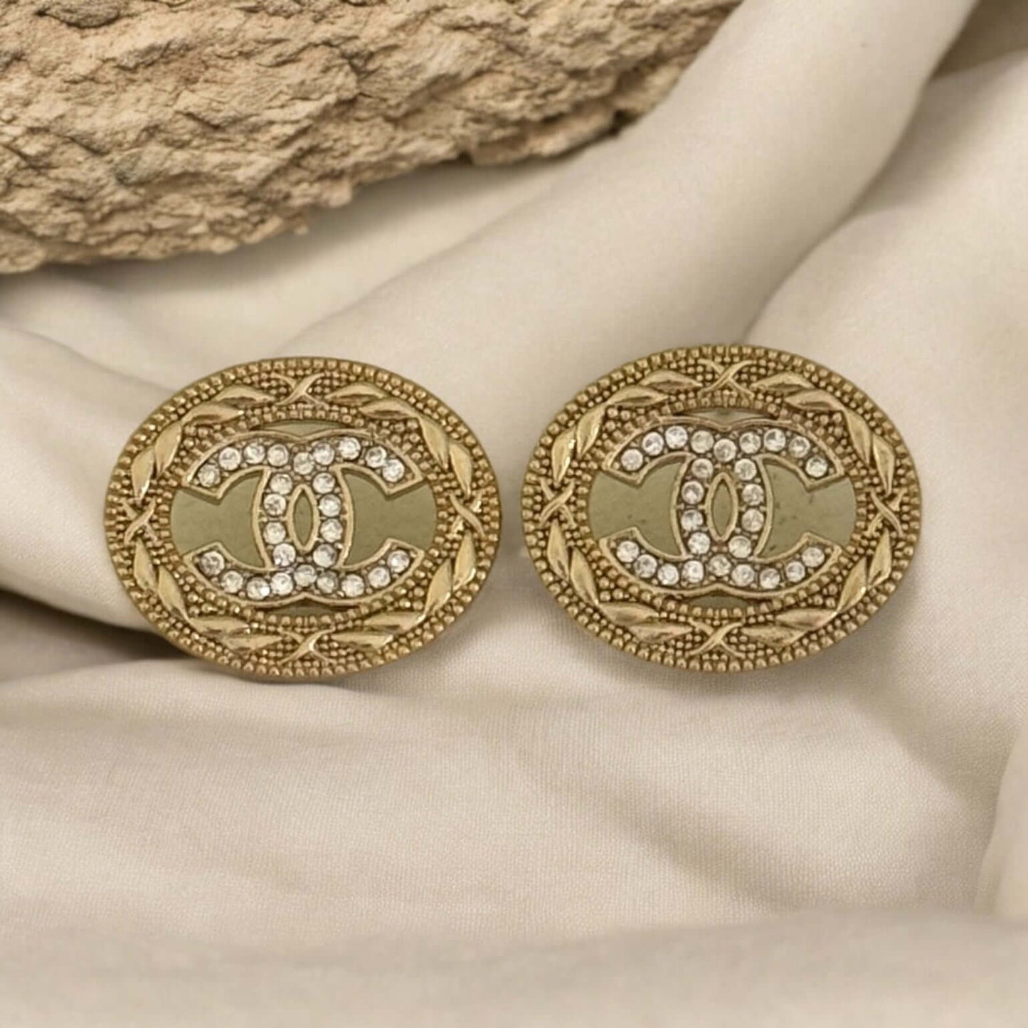 Pre-Owned Chanel Authentic Gold Crystal CC Earrings