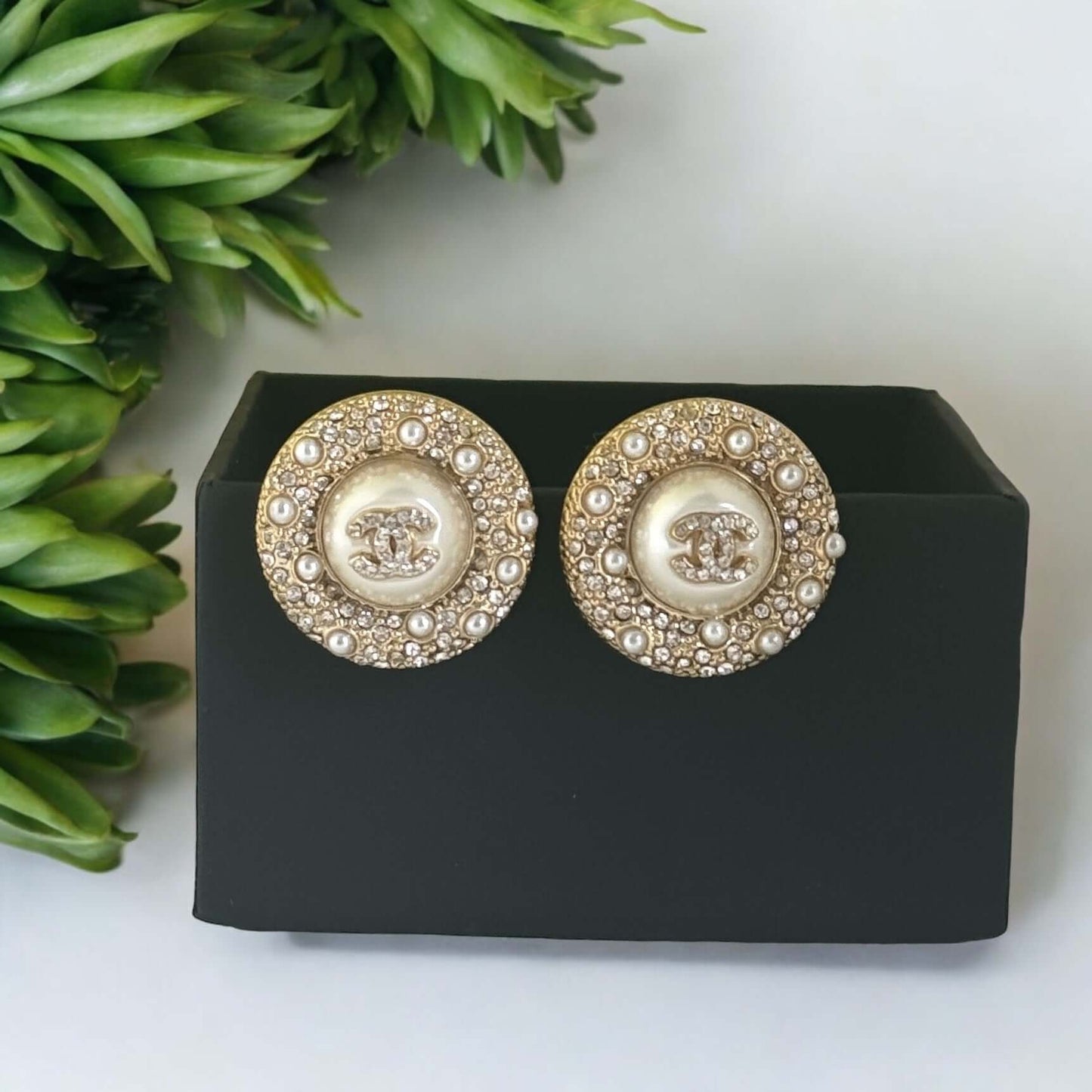 Chanel Strass CC Round Enamel Pearls Bling Earrings