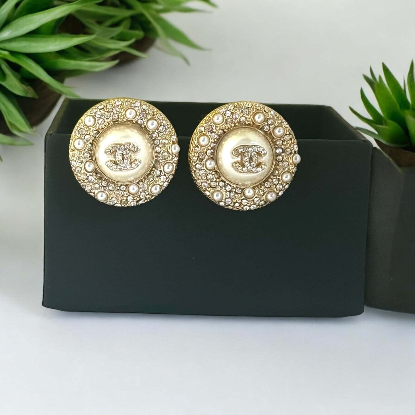 Chanel Strass CC Round Enamel Pearls Bling Earrings