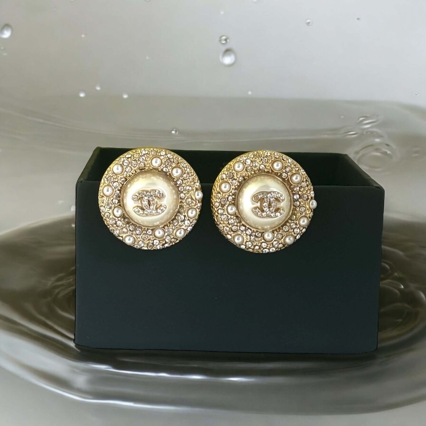 Chanel Strass CC Round Enamel Pearls Bling Earrings