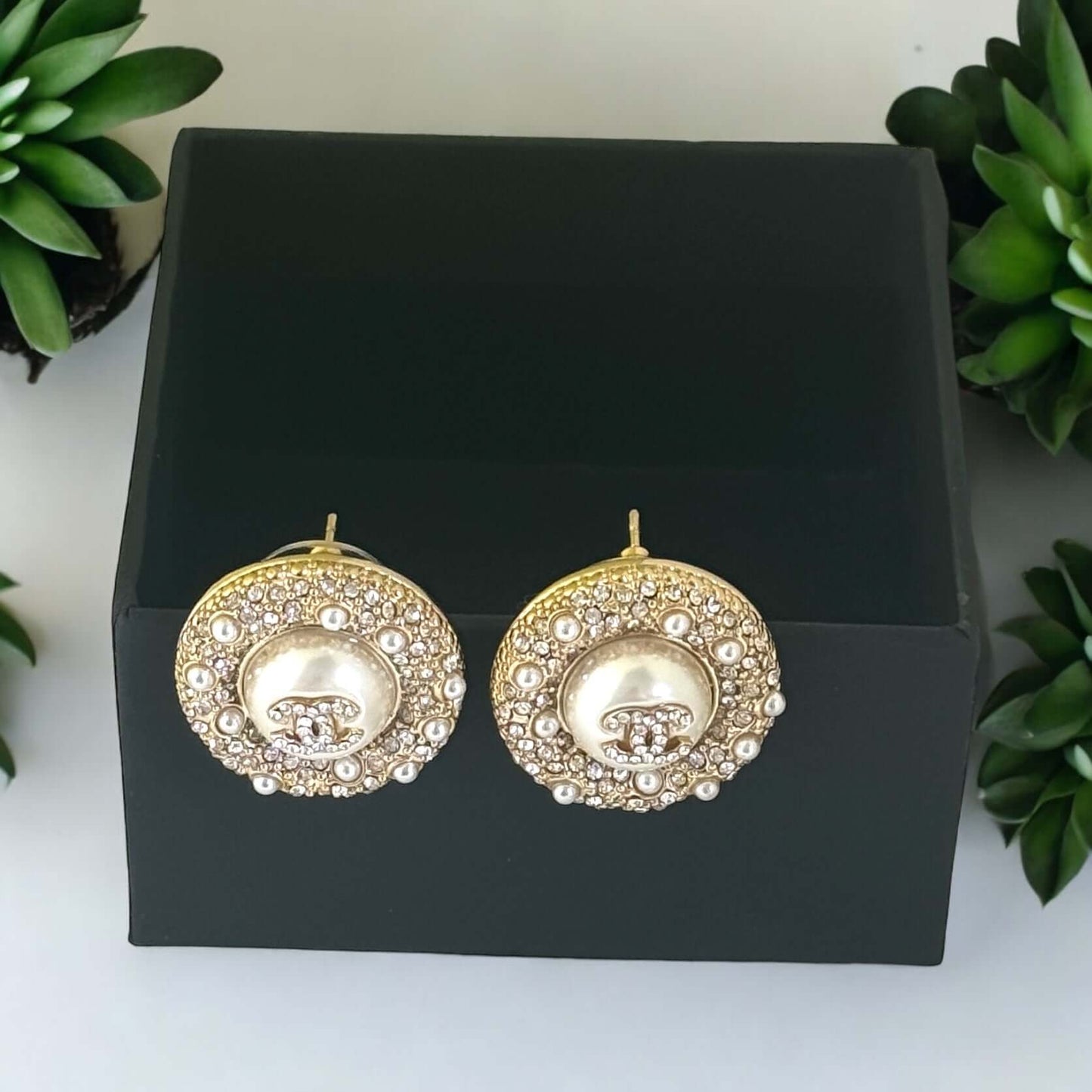 Chanel Strass CC Round Enamel Pearls Bling Earrings