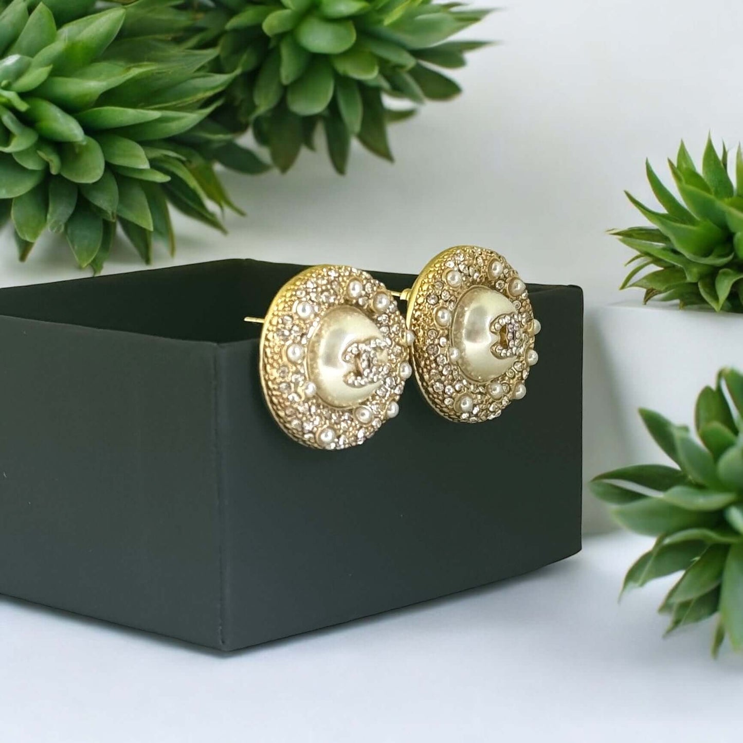 Chanel Strass CC Round Enamel Pearls Bling Earrings