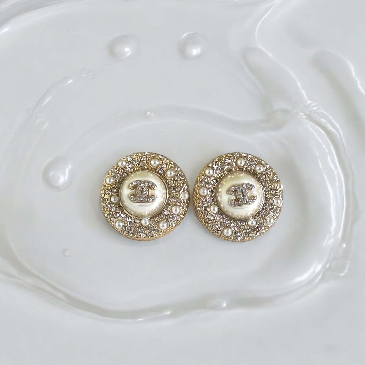 Chanel Strass CC Round Enamel Pearls Bling Earrings