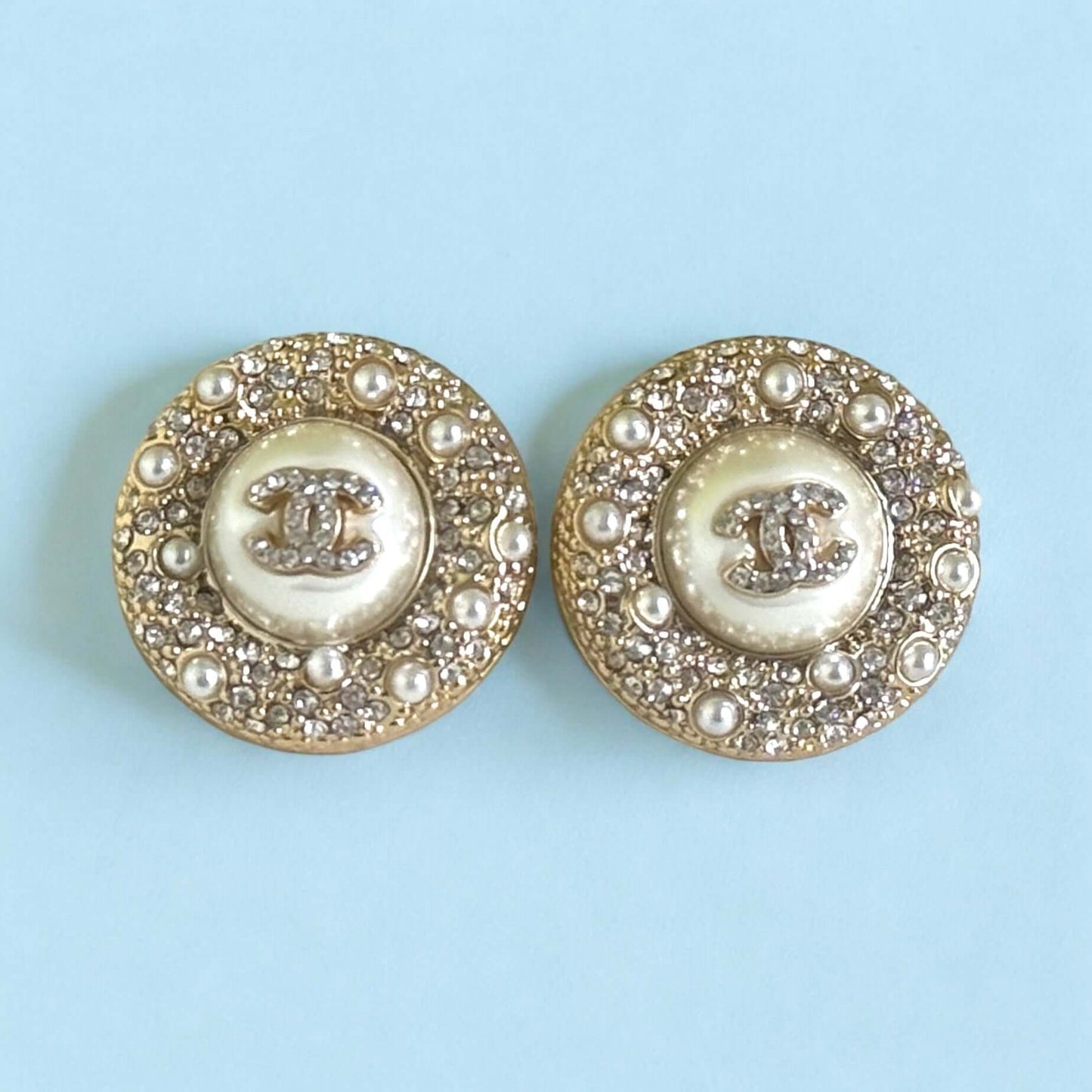 Chanel Strass CC Round Enamel Pearls Bling Earrings