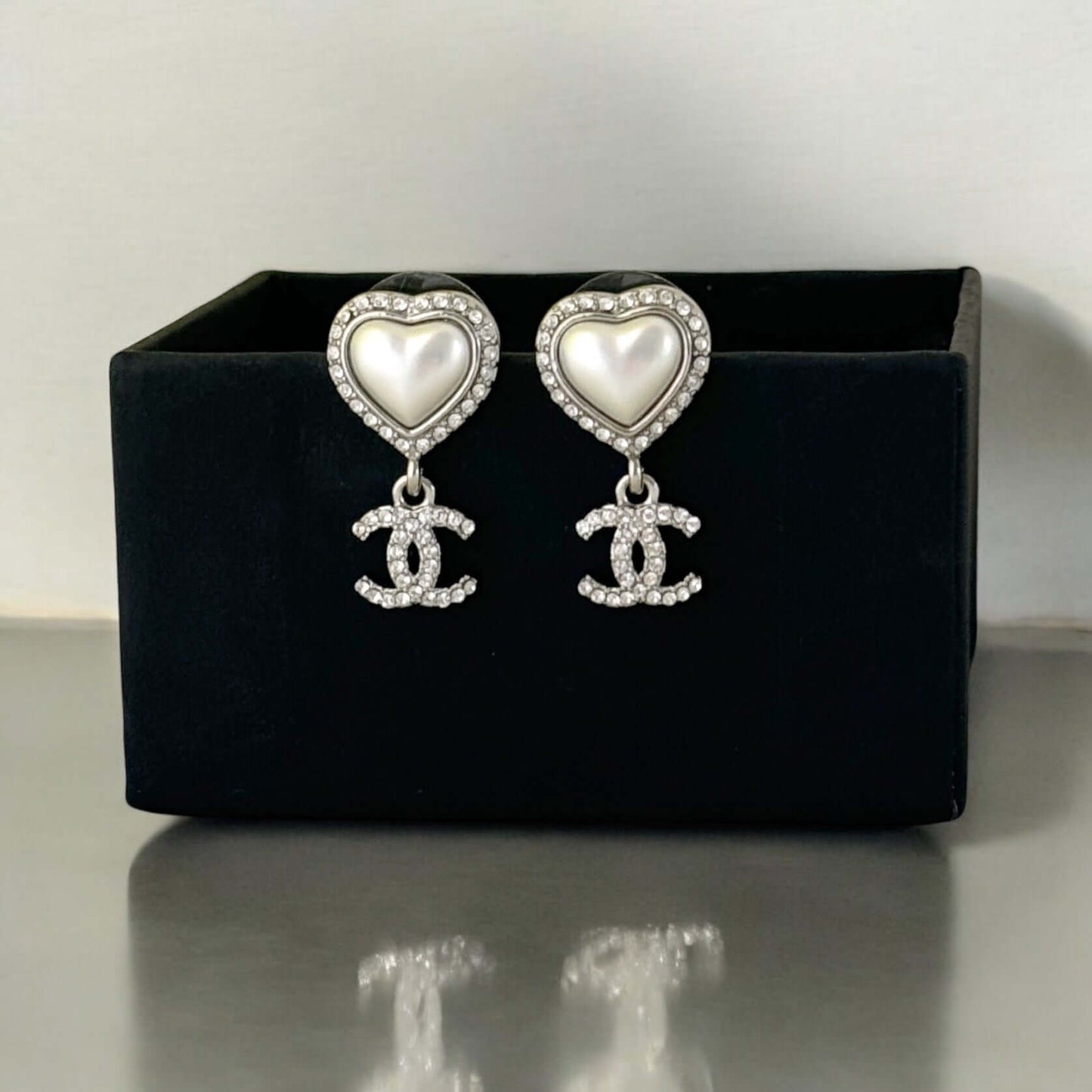 Authentic Chanel CC Silver Heart Dangle Earrings Pre-Owned 23 B