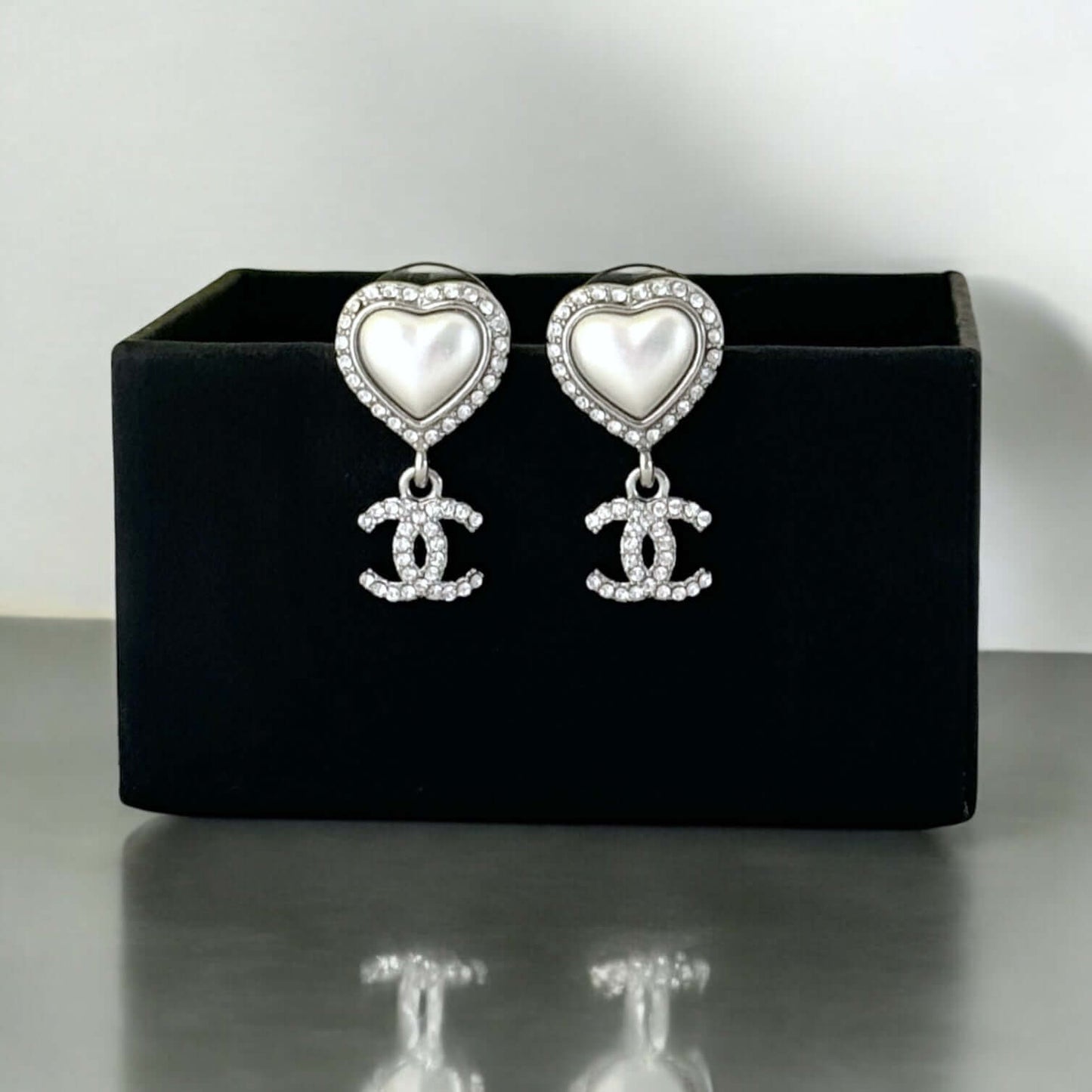 Authentic Chanel CC Silver Heart Dangle Earrings Pre-Owned 23 B