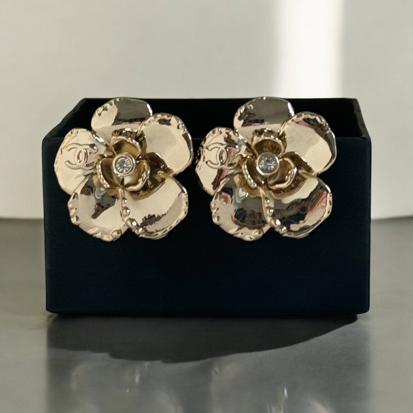 Authentic Chanel Gold CC Camellia Flower Earrings 24 Pre-Owned