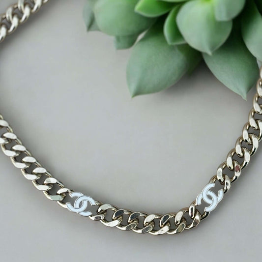 Pre-Owned Authentic Chanel CC Gold Chain Link w/white enamel choker