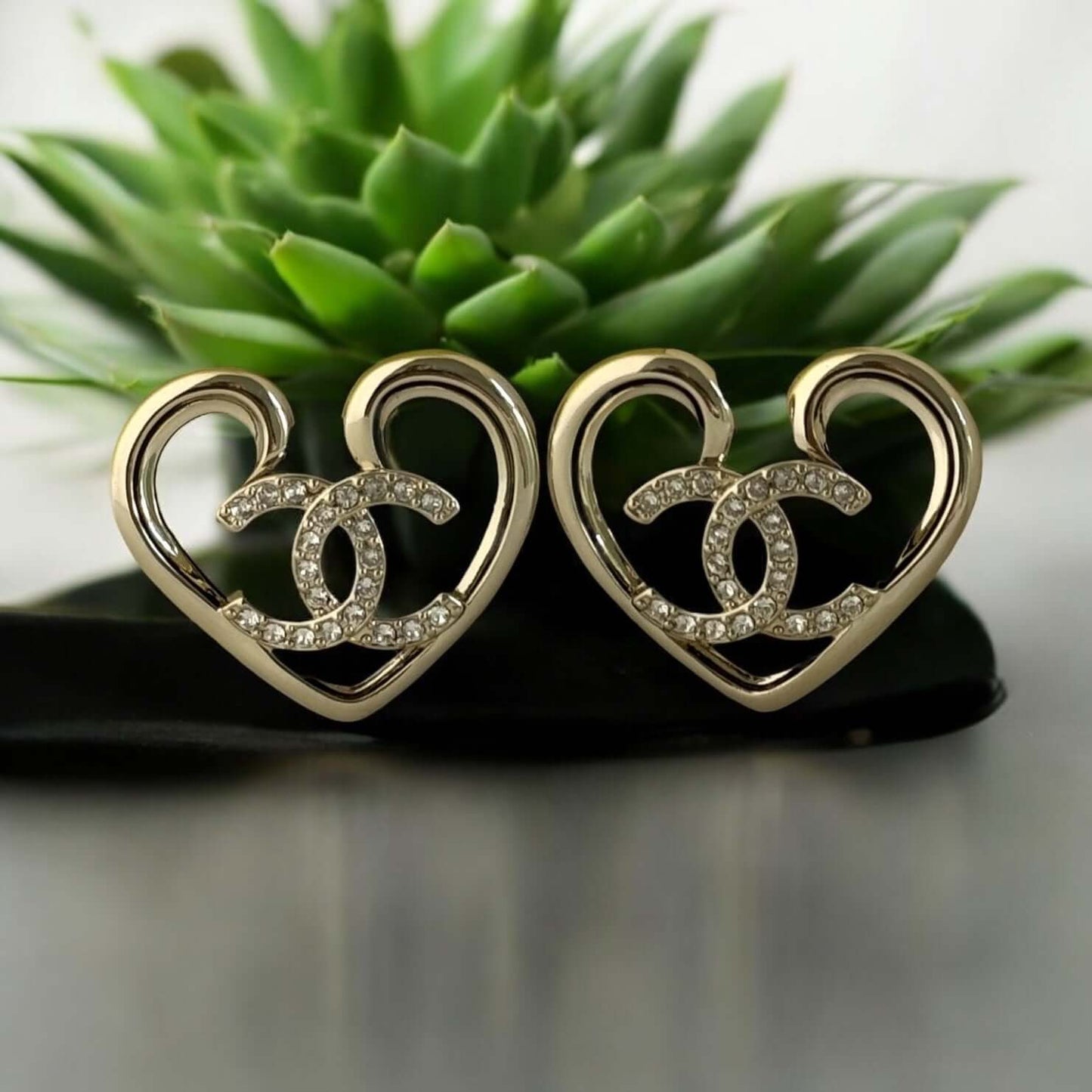 Chanel Gold CC Heart Earrings Pre-Owned F23