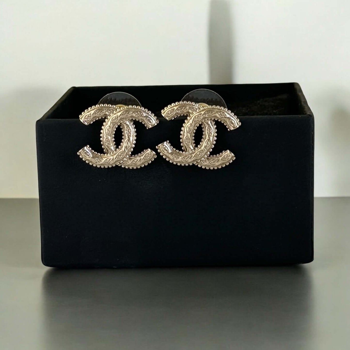 Pre-Owned Authentic Chanel Gold CC Intricate Post Earrings