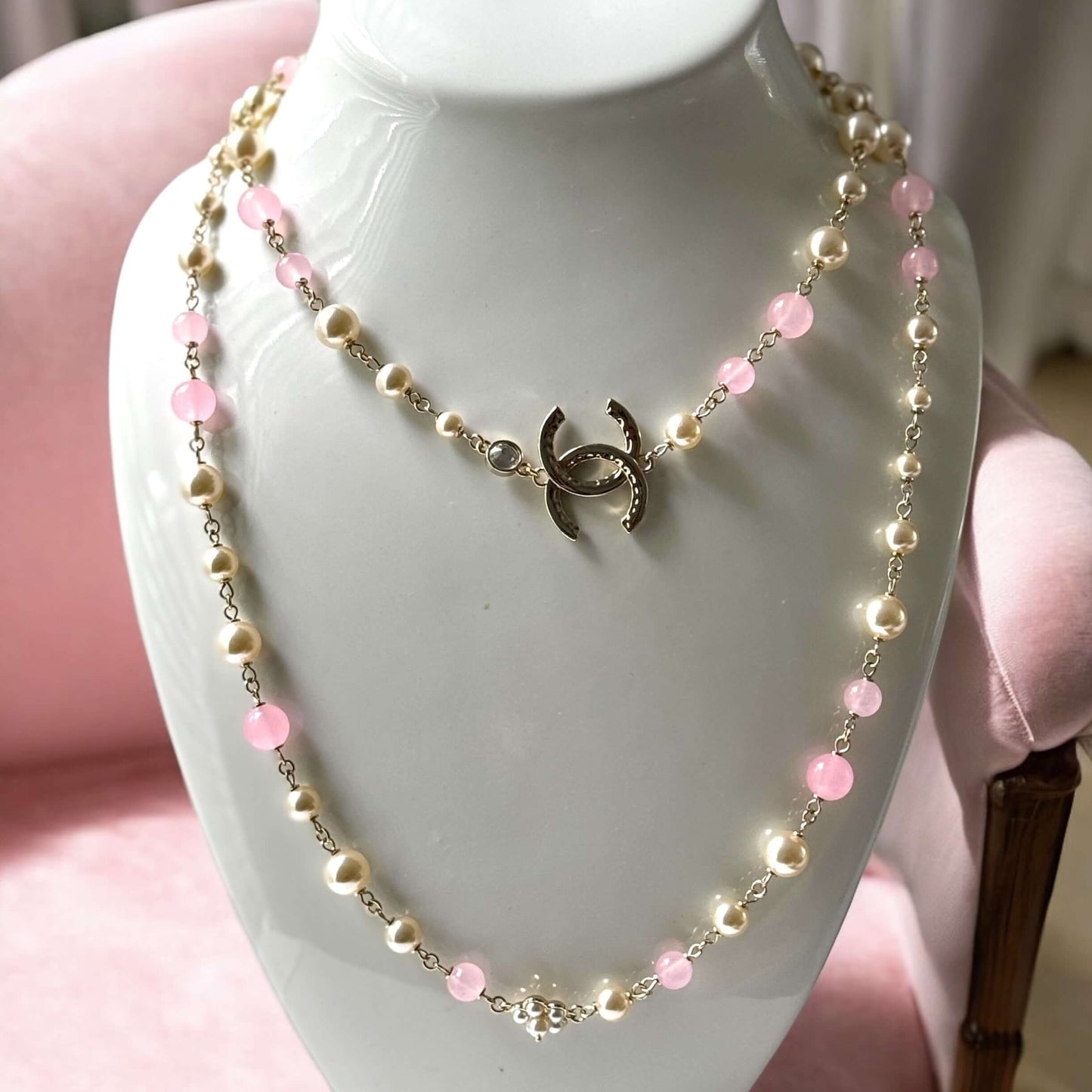 Authentic Chanel Gold CC Pink & White Metal Link Necklace Pre-Owed