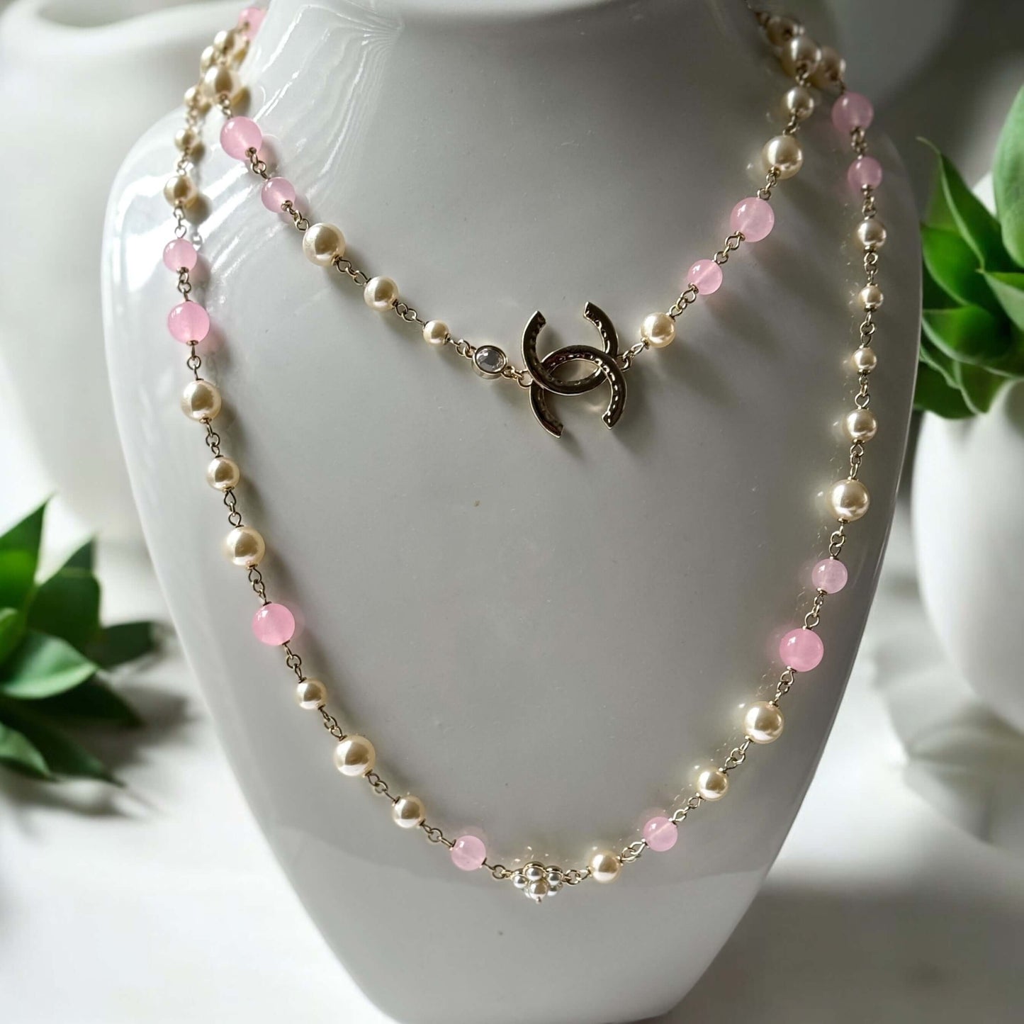 Authentic Chanel Gold CC Pink & White Metal Link Necklace Pre-Owed