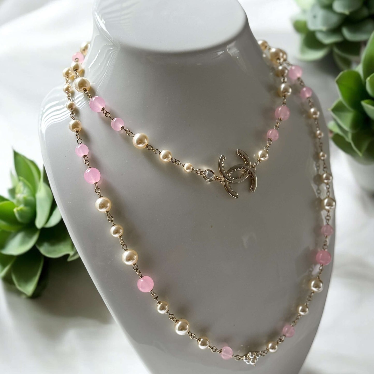 Authentic Chanel Gold CC Pink & White Metal Link Necklace Pre-Owed