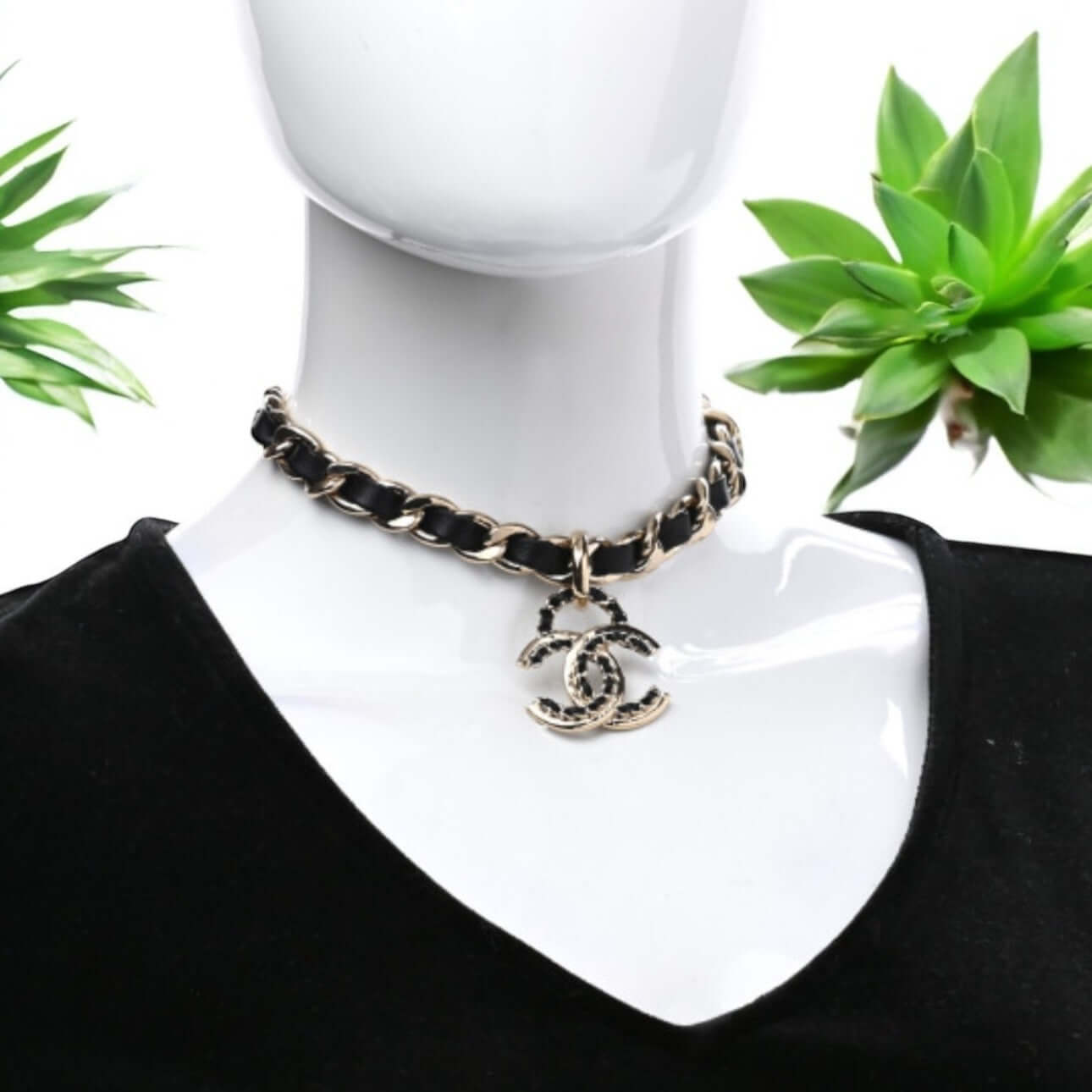 Authentic Chanel Gold CC Chain Leather Choker Pre-Owned