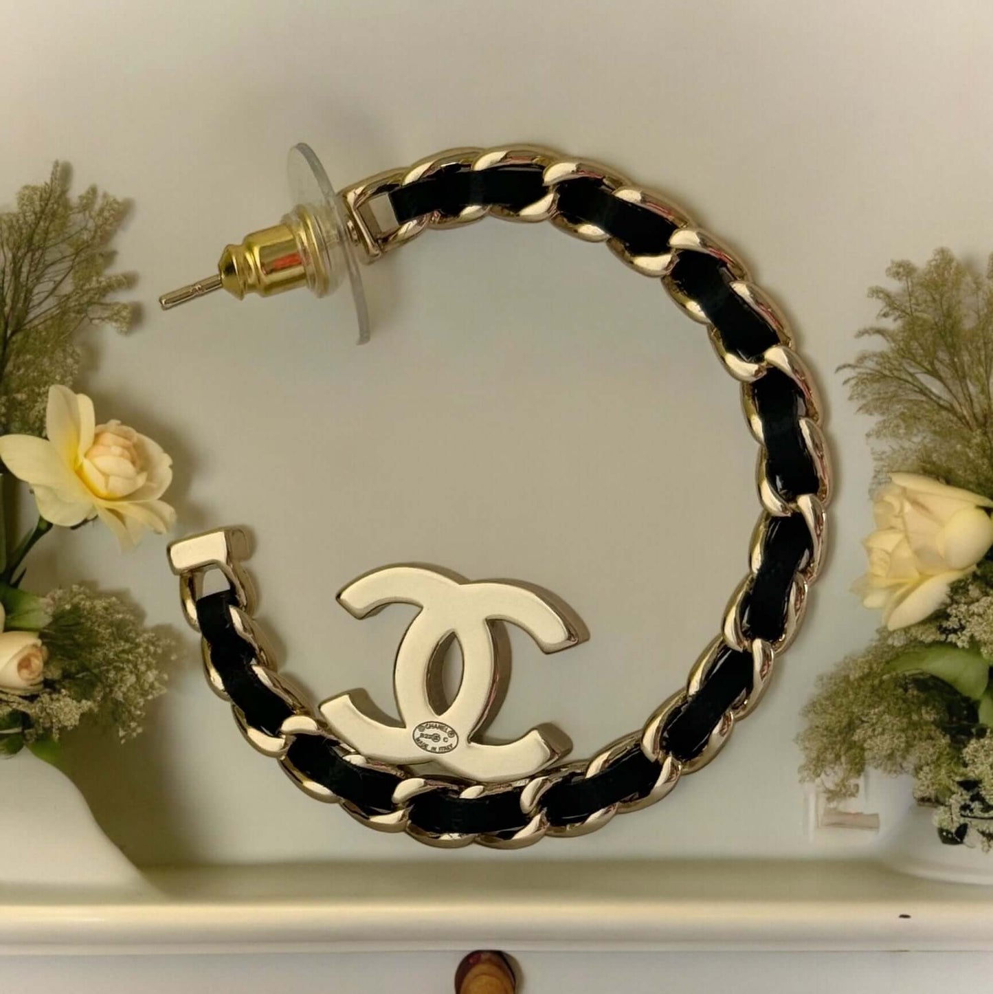 Pre-Owned Chanel Big CC Gold W/Leather Hoops