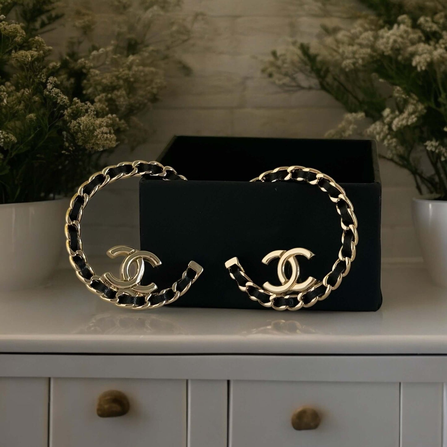 Pre-Owned Chanel Big CC Gold W/Leather Hoops