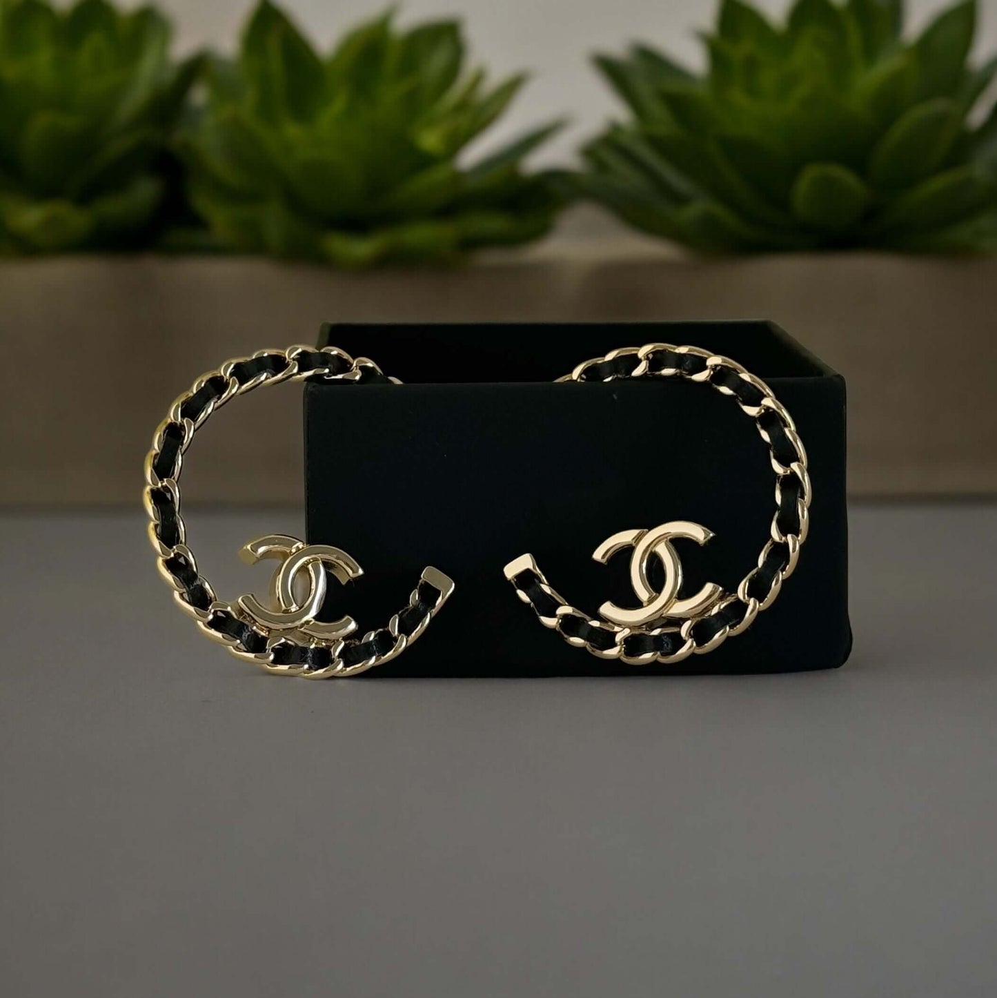 Pre-Owned Chanel Big CC Gold W/Leather Hoops