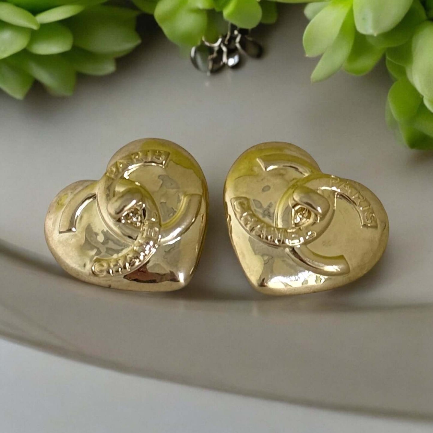 Pre-Owned Authentic Chanel CC Gold Big Heart Earrings