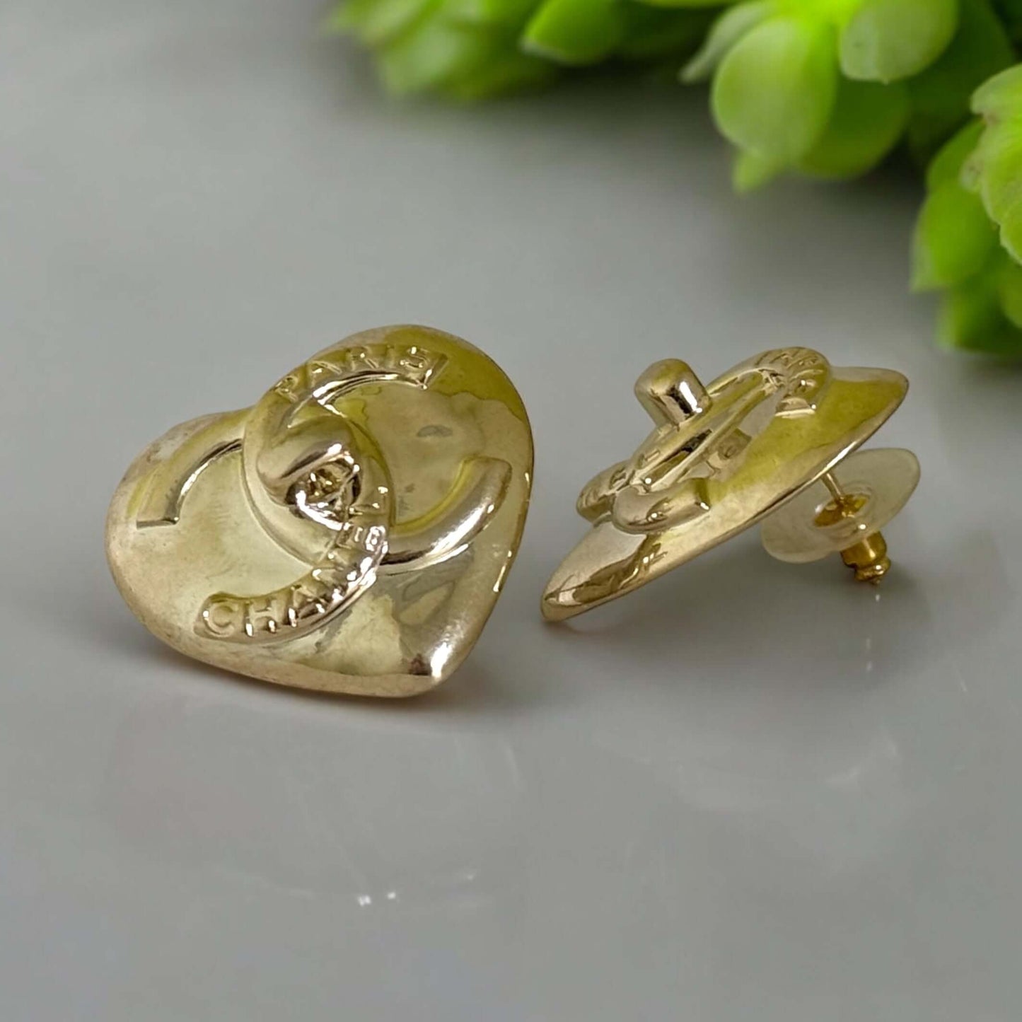 Pre-Owned Authentic Chanel CC Gold Big Heart Earrings