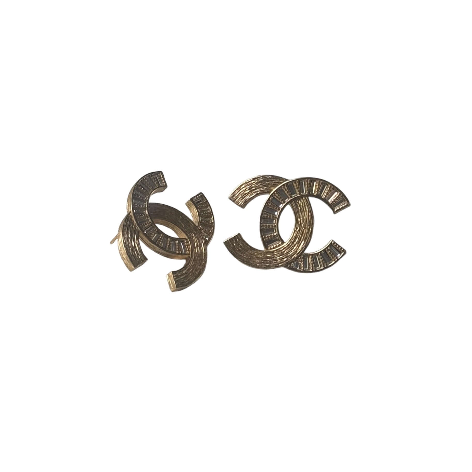 Pre-Owned Chanel Gold CC w/ Texture & Crystals - My Mama Found What  