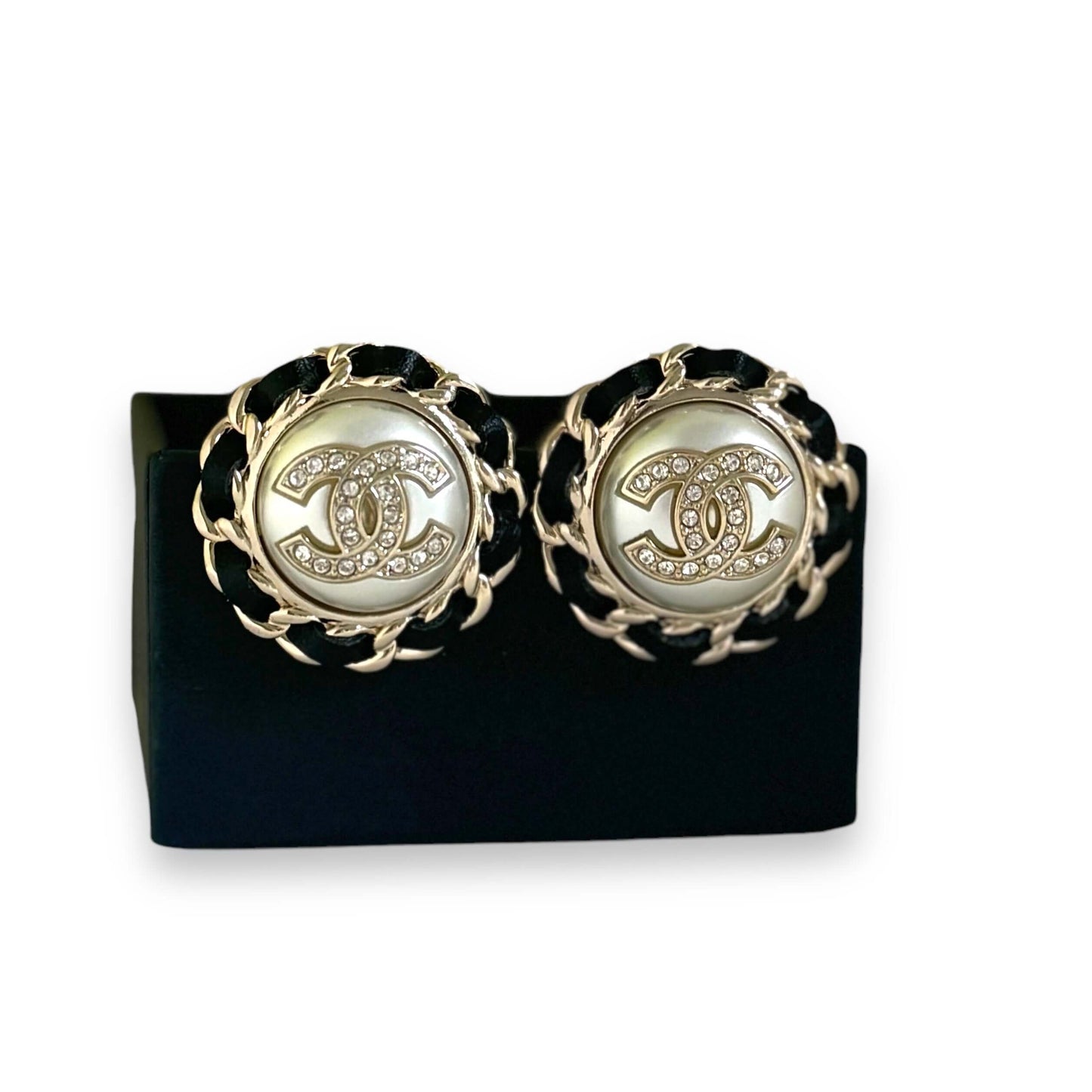 Authentic Chanel CC Gold Enamel Pre-Owned Earrings