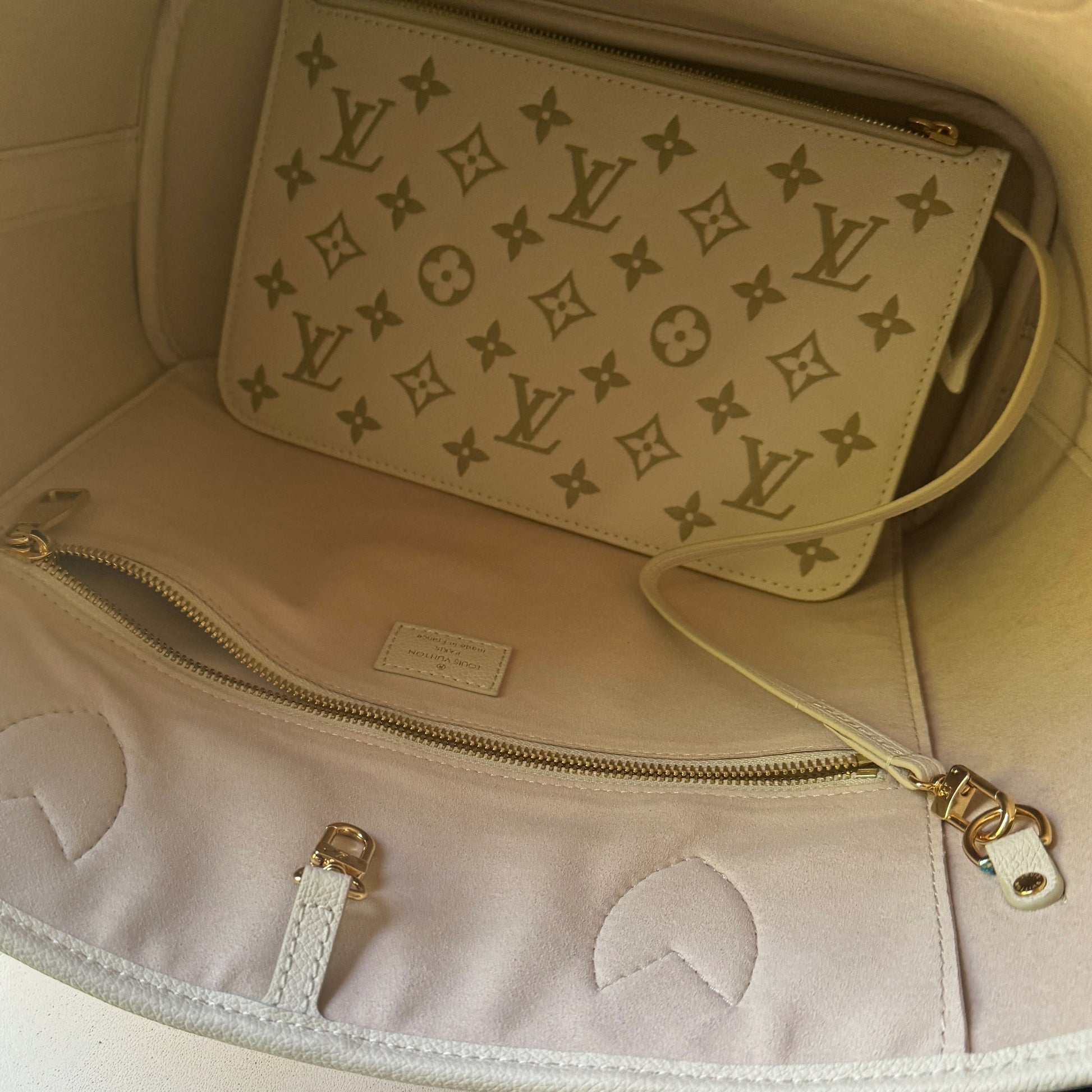 Like New Louis Vuitton Never Full Pink & Green - My Mama Found What  